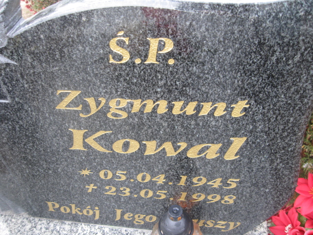 Zygmunt Kowal 1945 Bierutów - Grobonet - Wyszukiwarka osób pochowanych